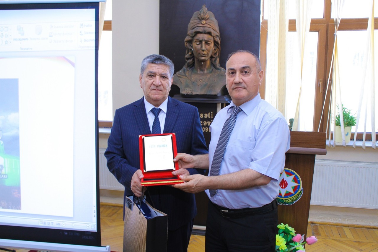 ADAU-da yeni dərsliklərin təqdimatı keçirilib - FOTOLAR